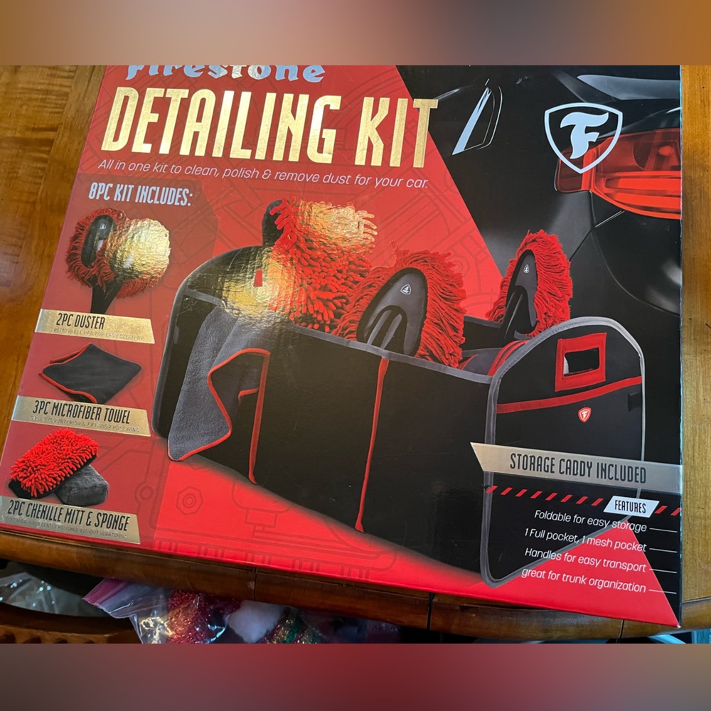 NWOT NEw in Box Firestone Detailing Kit -8 Piece Kit